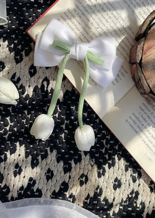 Secret Garden Light White Tulip Bow