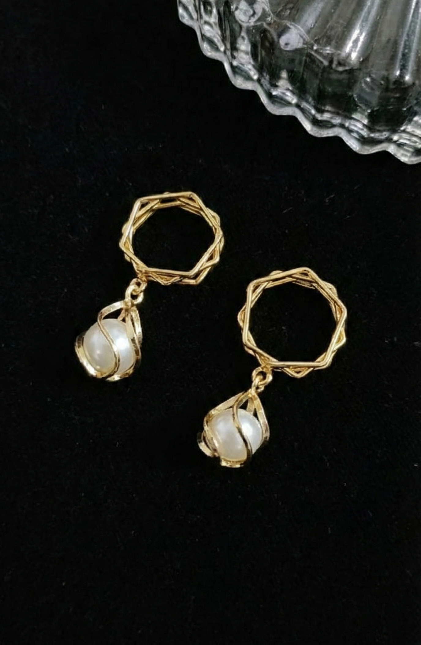 Orbit Pearl Earring