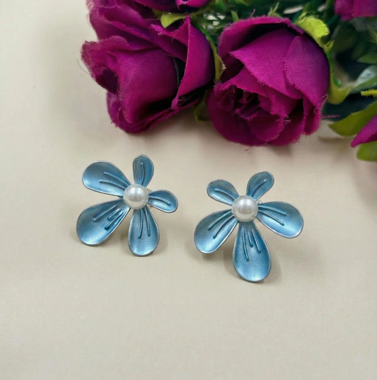 Matte Bloom Pearl Earrings