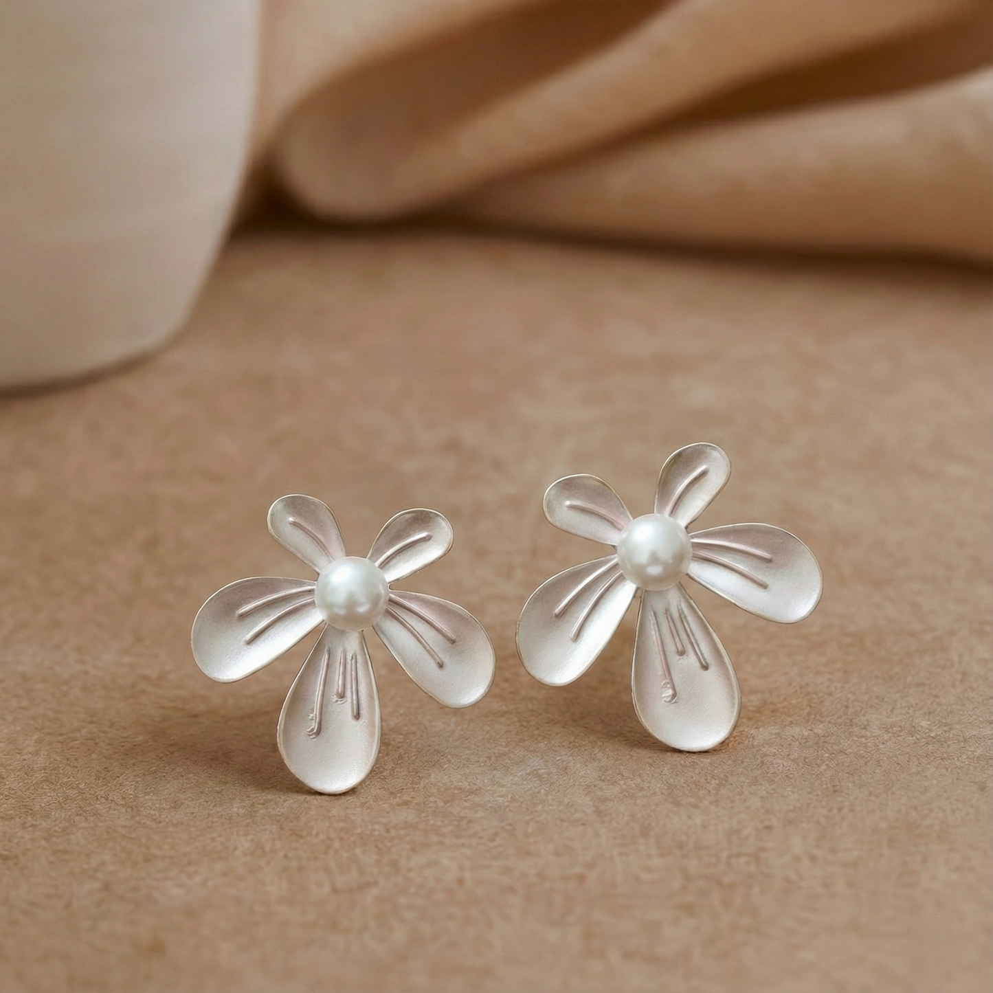 Matte Bloom Pearl Earrings