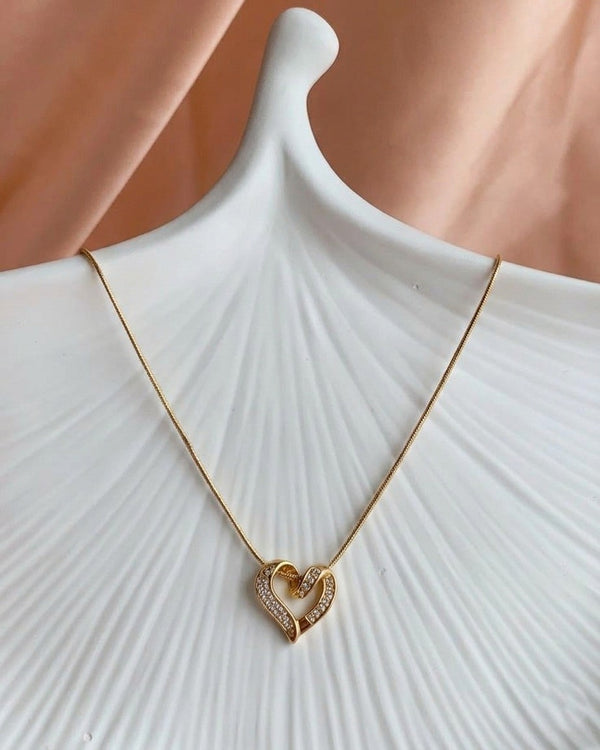 The Forever Amour Intertwined Pendant