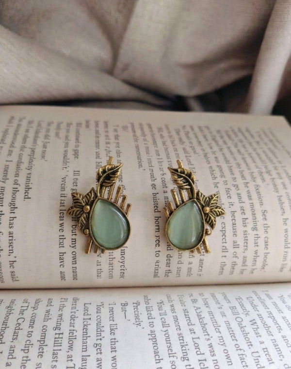 The Pista Woodland Studs